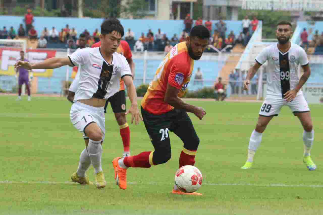 MBSG Vs EBFC: ওটা গোল নয় ফাউল ছিল, রেফারিকে প্রশ্ন করলেন কুয়াদ্রাত